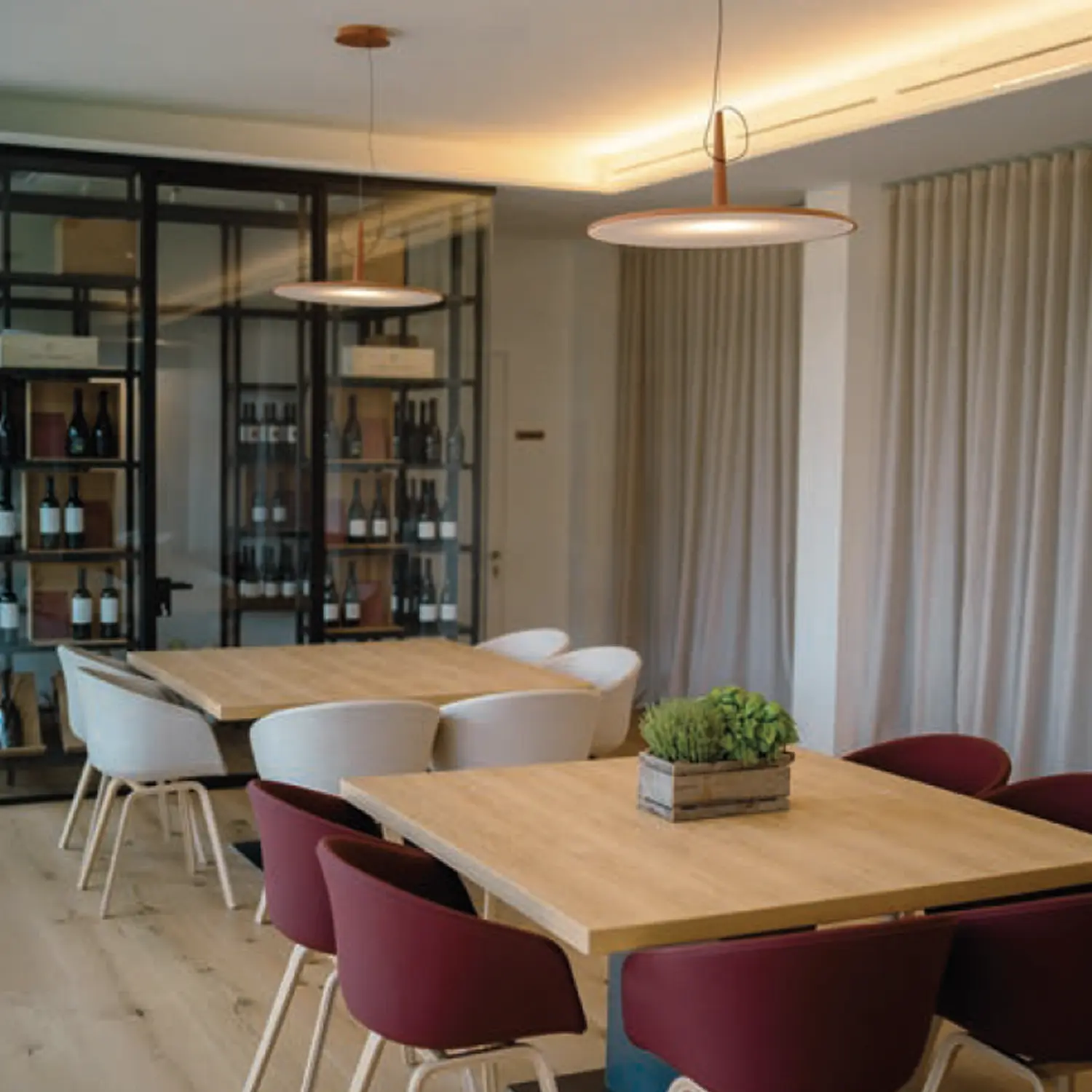 tavoli della cantina per degustazione