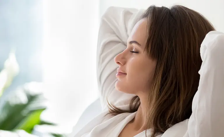 Ragazza che si rilassa